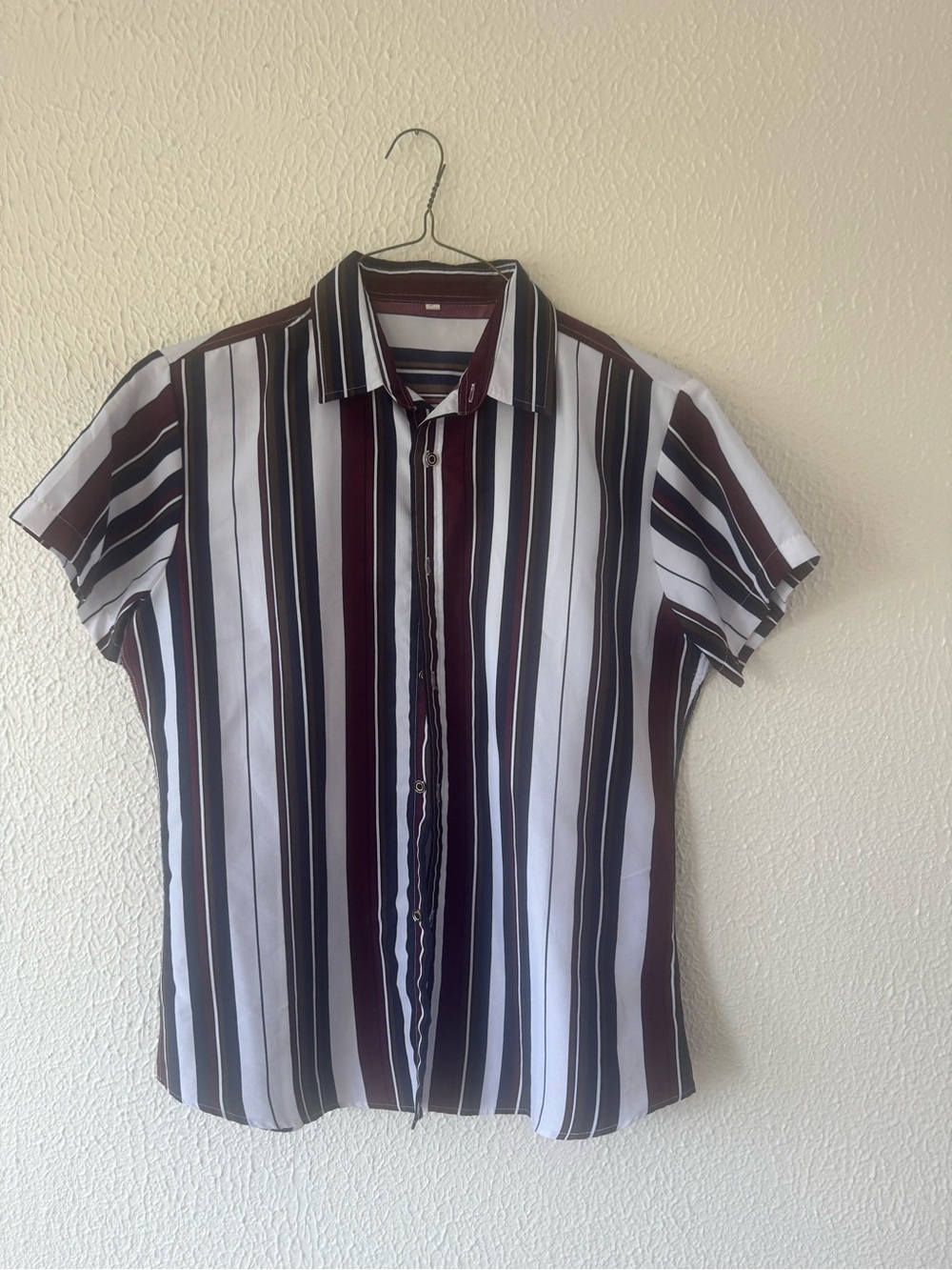 Men's Short Sleeve Button-Up Shirt in Burgundy and White Stripe